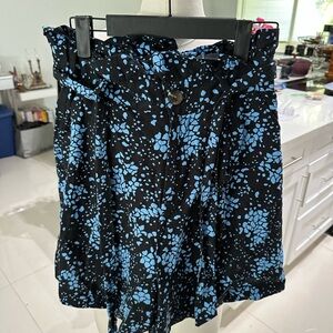 Never Worn Who What Wear Black and Blue Patterned Shorts